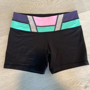 Lulu shorts, reversible, size 4. Worn handful of times, no piling